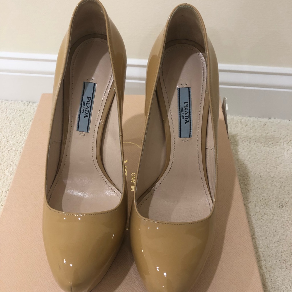 Prada Vernice Basic Patent Leather Pump Size 37.5
